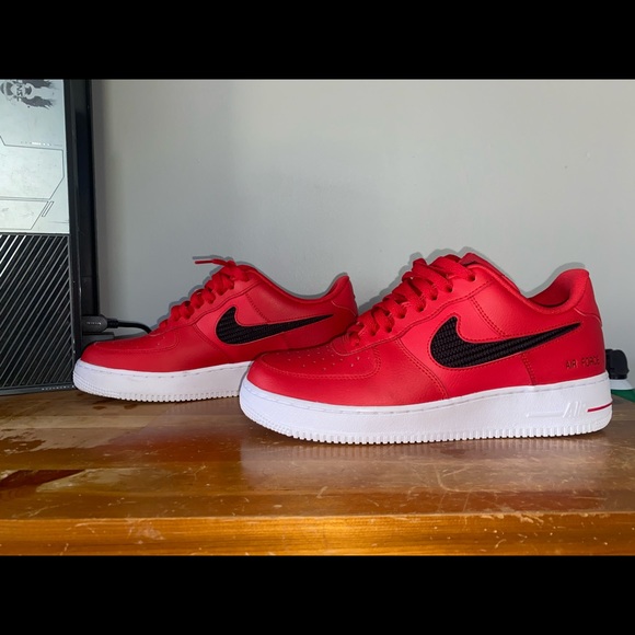 Air Force 1 - Picture 1 of 5